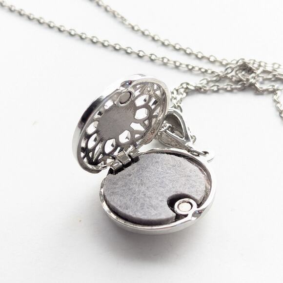 Floral Boho Natural Silver Tone Filigree Essential Oil Locket Pendant Necklace - Picture 4 of 4